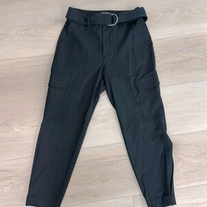 Banana Republic cropped and cuffed stretch twill cargo pants size 6